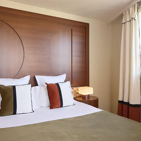 Hotel D'argenson 4*
