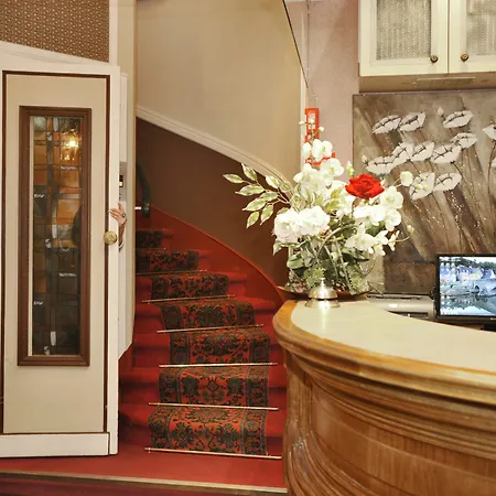 D'argenson Hotel 2*