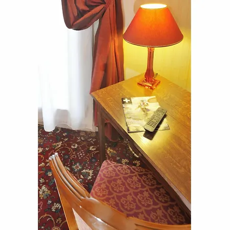 Hotel D'argenson 2*